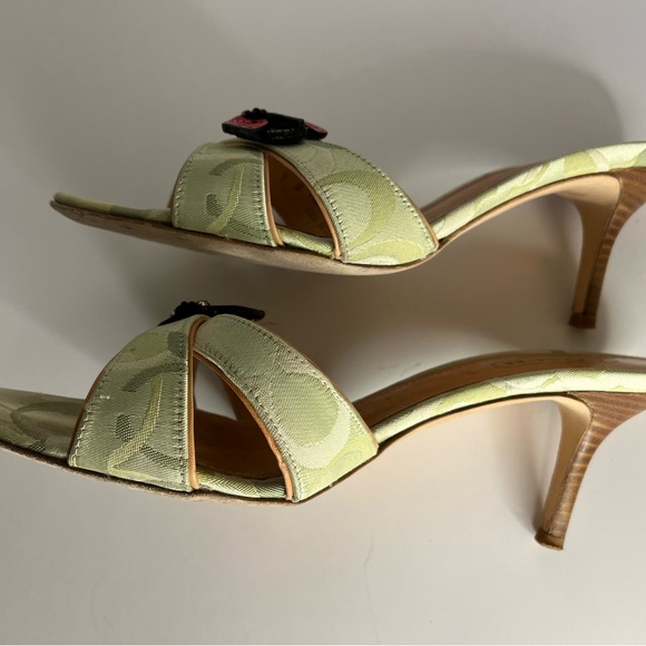 Coach Women's Sandals in Green with Red Ladybug Accents. Ciara II size 9B. - Picture 11 of 16